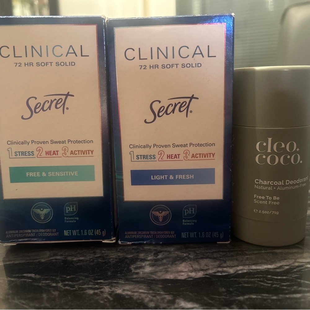Deodorant bundle for women Secret and Cleo